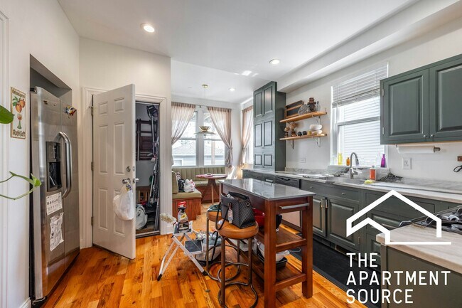 Building Photo - 2833 N Spaulding Ave