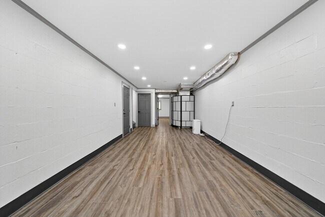 Building Photo - 3390 Tyree Springs Rd
