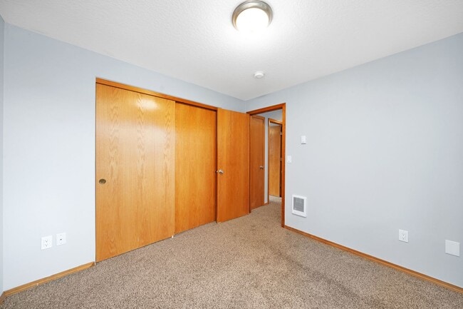 Building Photo - 99th Ave Tri-Plex-AT-4518