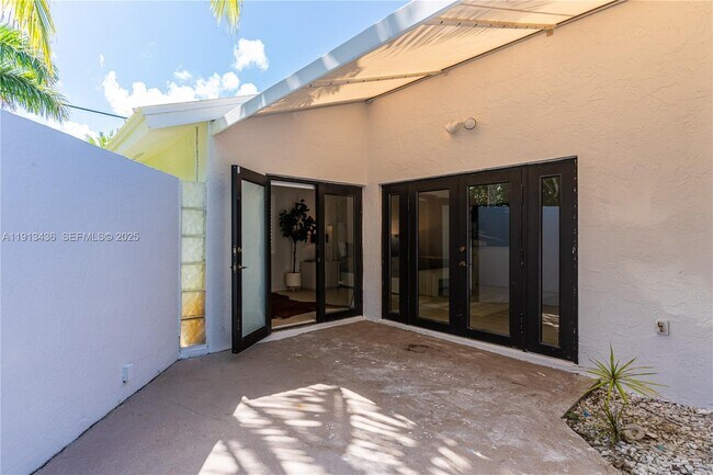 Building Photo - 6900 SW 136th St