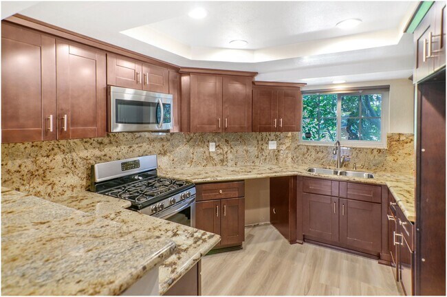 Building Photo - 2 Bedroom Condo - Laguna Hills!