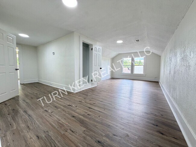 Building Photo - Home for rent in Birmingham