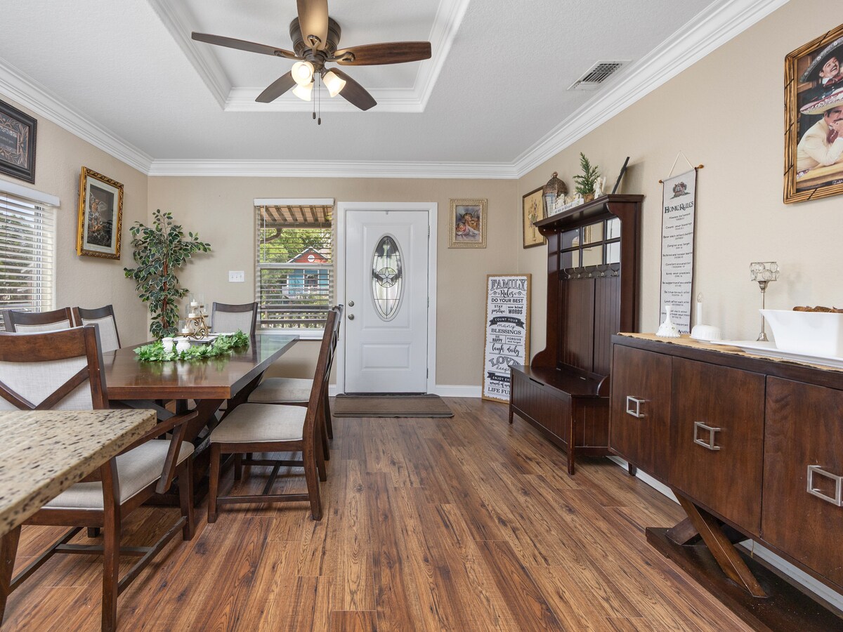 Building Photo - 1826 W French Pl