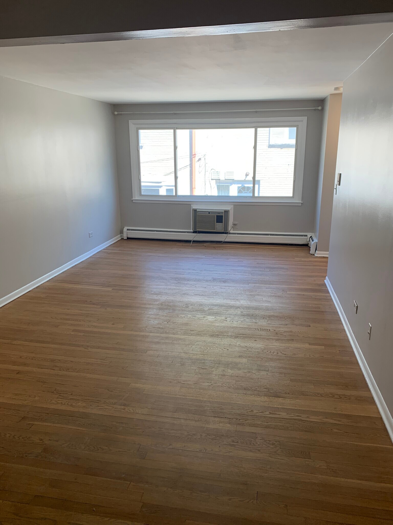 Building Photo - 6970 N Ashland Ave