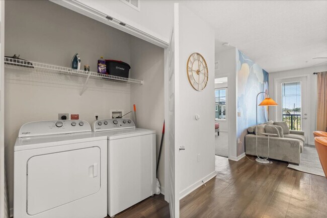 Building Photo - 1223 E Plant St