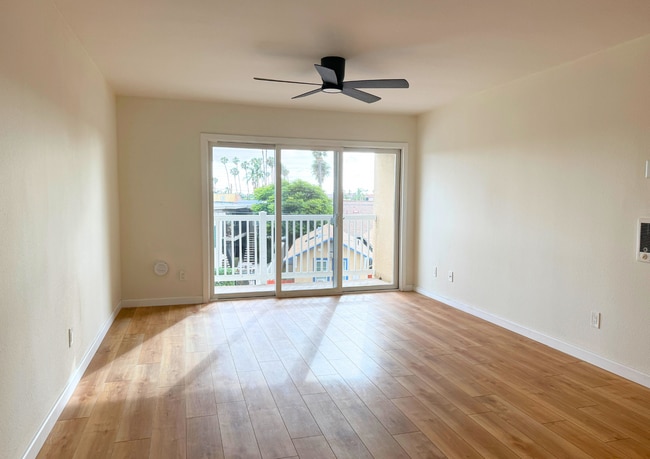 Building Photo - 3030 Suncrest Dr