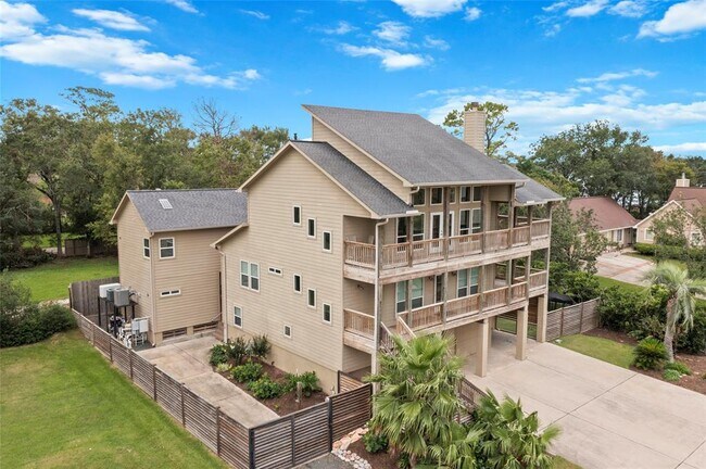 Building Photo - 4525 Beacon Hill Dr