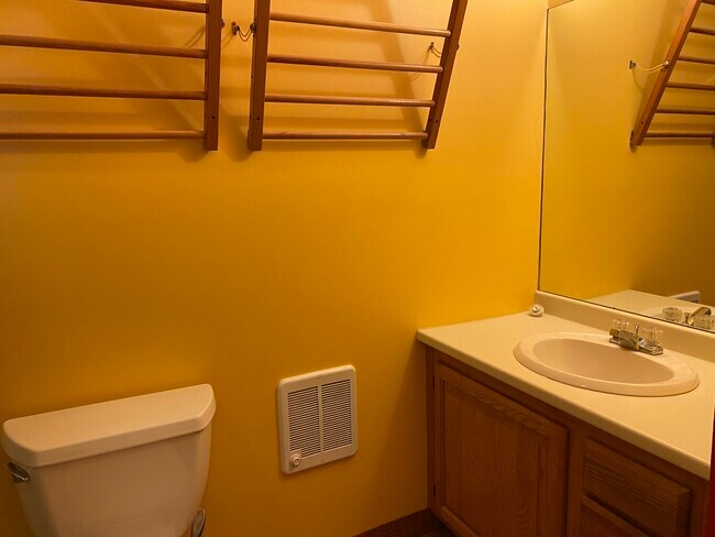 Bath with shower - 27 Hillside Pl