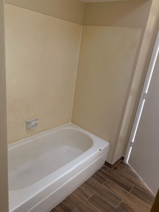 Building Photo - Tucson2875