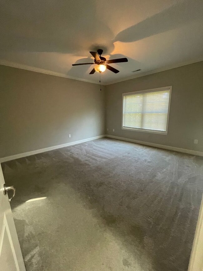 Building Photo - Beautiful 4-Bed, 3-Bath Bungalow in Highly Desirable Farragut!