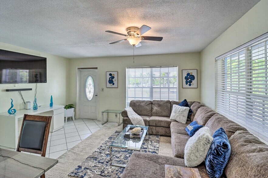 Building Photo - 2623 Flagler Ave