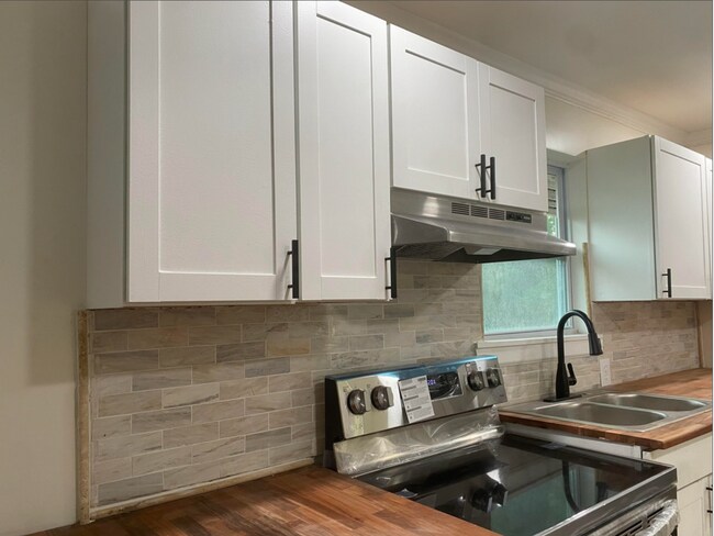 Building Photo - 4908 3rd Ave S