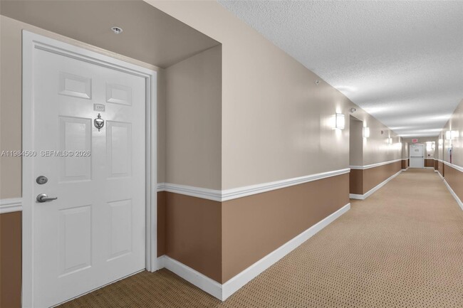 Building Photo - 520 SE 5 Ave