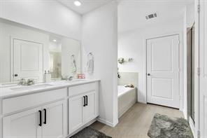 Building Photo - 211 Camargue Dr