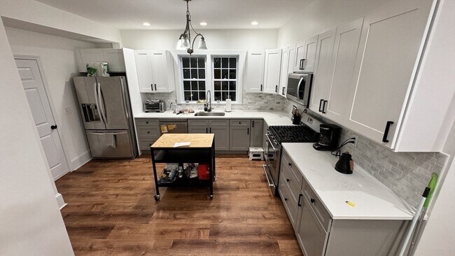 Building Photo - 16 Gould Ave