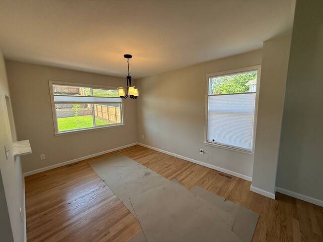 Building Photo - 818 Spyglass Cir