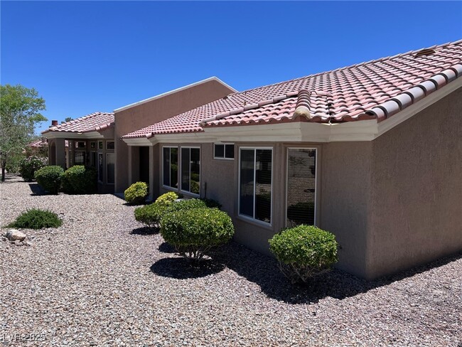 Building Photo - 9828 Villa Ridge Dr