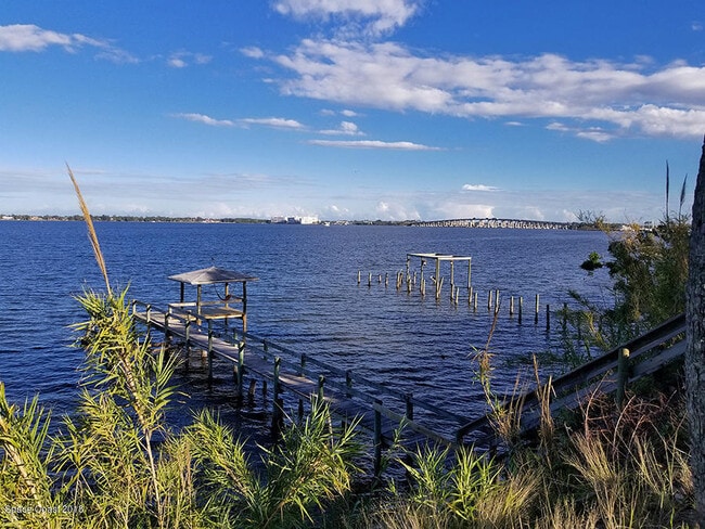 Building Photo - 19 Highland St