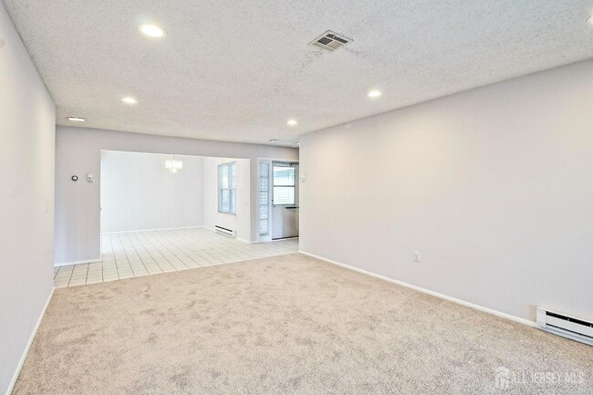 Building Photo - 332 Quinton Dr