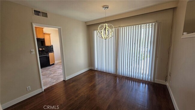 Building Photo - 6034 S Kings Rd