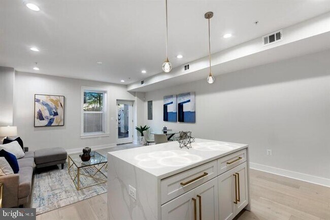 Building Photo - 525 Kennedy St NW