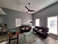 Building Photo - 830 N 7th St