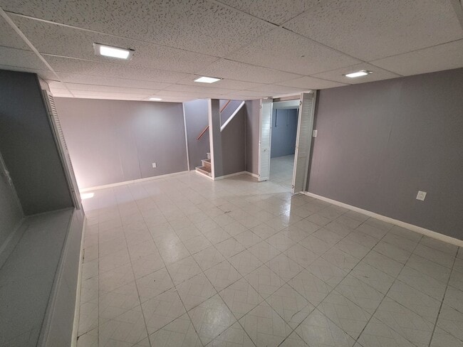 Building Photo - 52 N Albert St