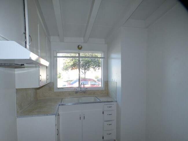 Building Photo - vin713*
