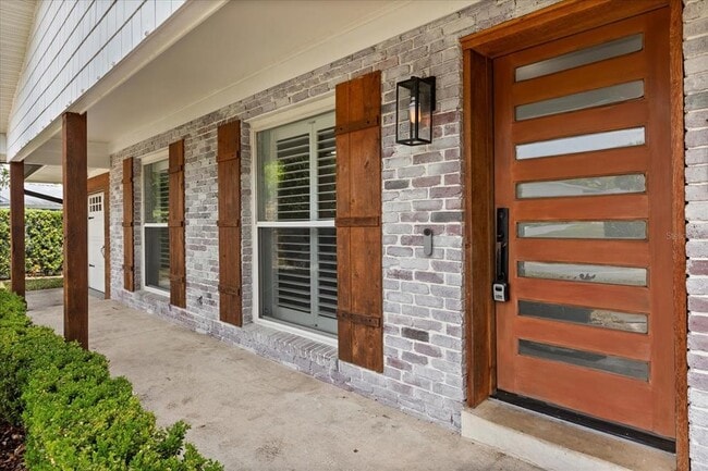 Building Photo - 201 Cedarwood Dr