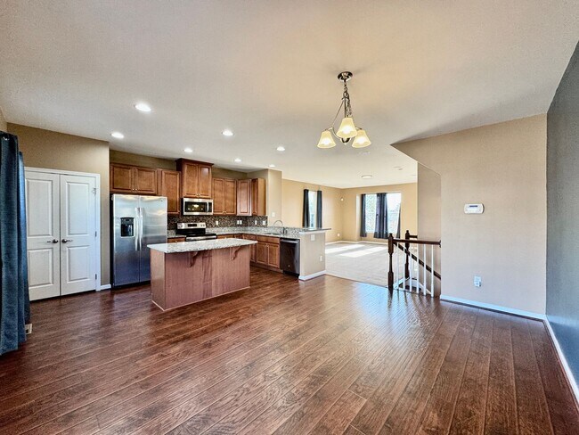 Building Photo - Available 07-08-26! Townhouse w/Garage - Pet Friendly - All Appliances Convey!