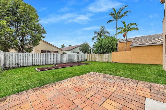 Building Photo - 15740 NW 16th Ct