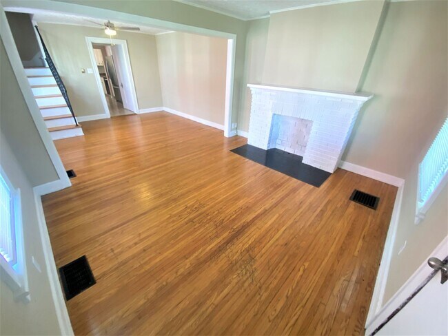 Building Photo - 1516glen