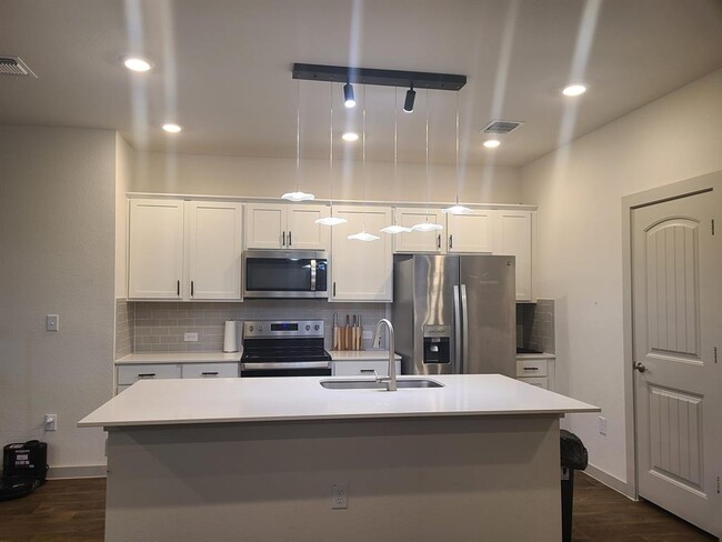 Building Photo - 3117 Armidale Dr