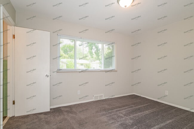 Building Photo - 7012 Marlac Dr