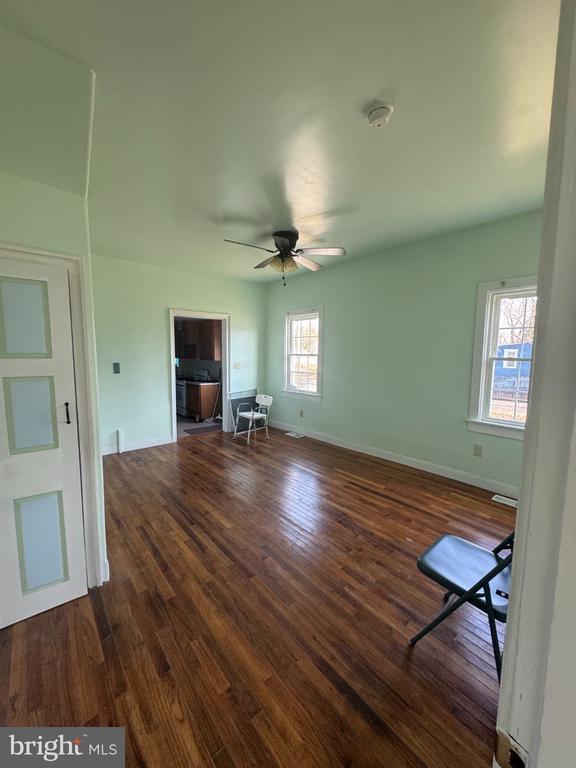 Building Photo - 332 E Broadway