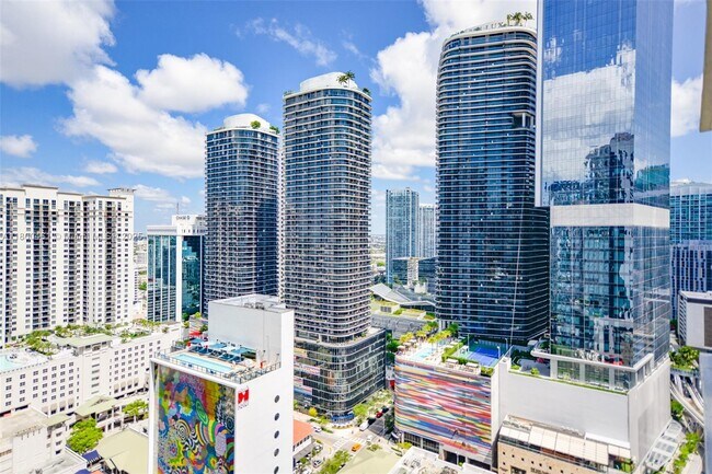 Building Photo - 1010 Brickell Ave