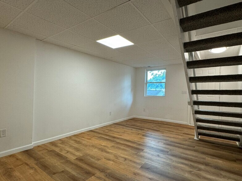 Building Photo - 223 Evergreen Ave