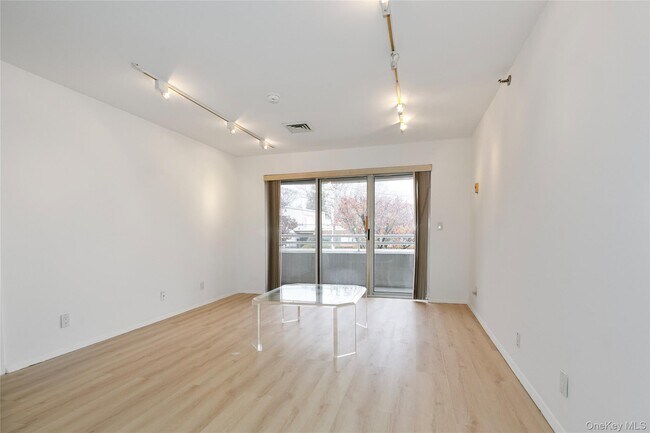 Building Photo - 100 Cutter Mill Rd