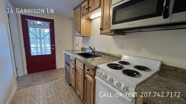 Building Photo - 14 Garrison Ln