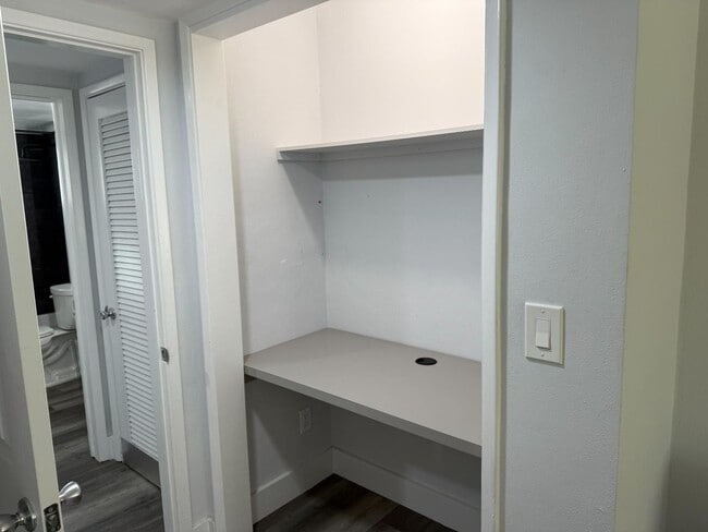 Building Photo - 2151 NE 42nd Ct