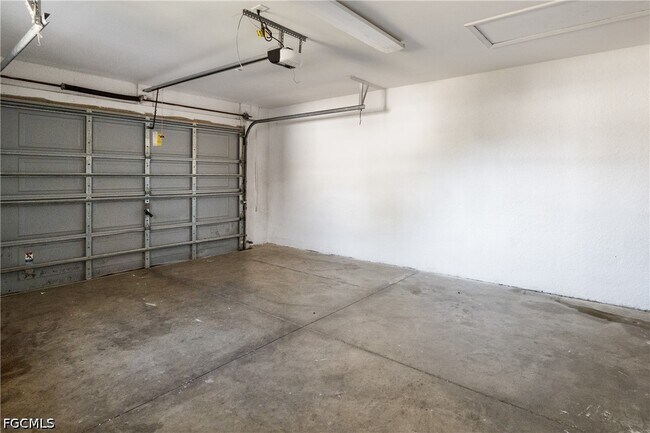 Building Photo - 5107 25th St SW