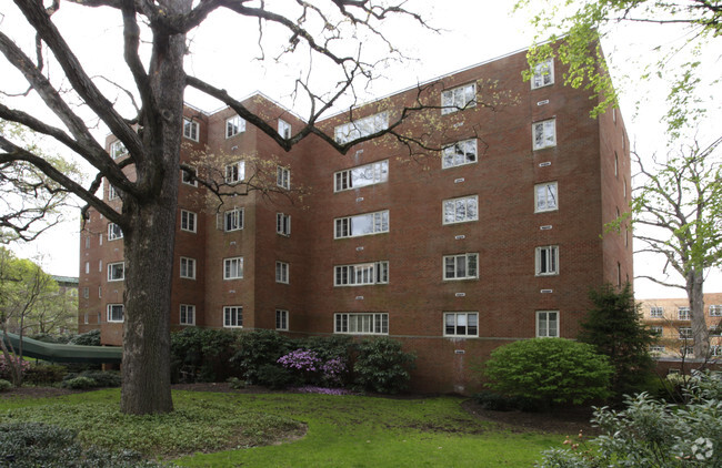 Building Photo - Beacon Hill Towers