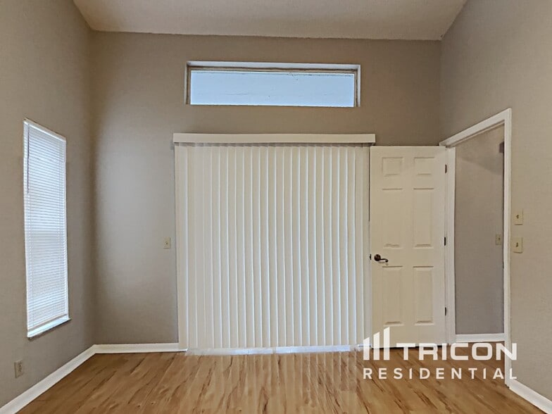 Building Photo - 14638 Coronado Dr