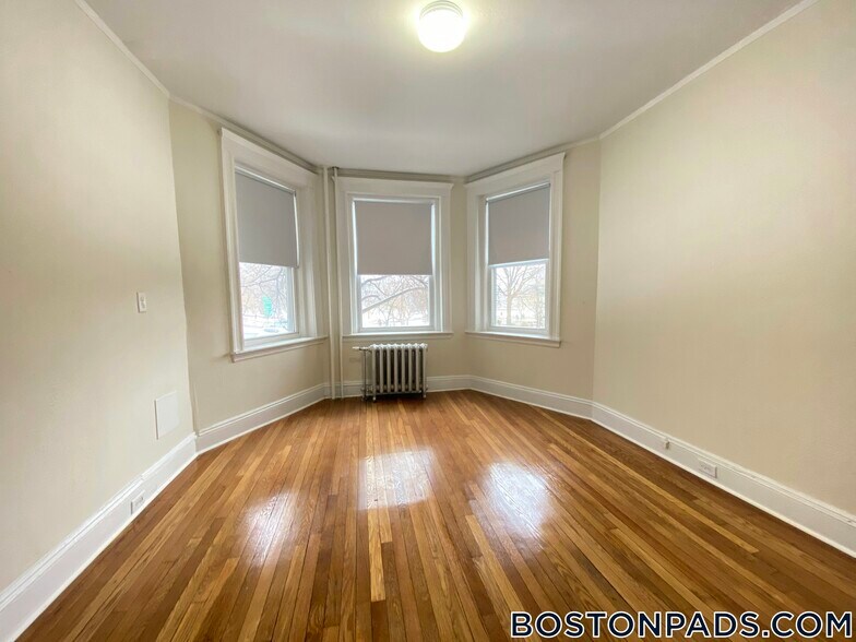 Building Photo - 1163 Boylston St