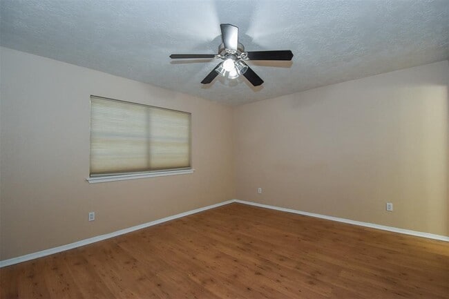 Building Photo - 8515 Riverside Walk Ln