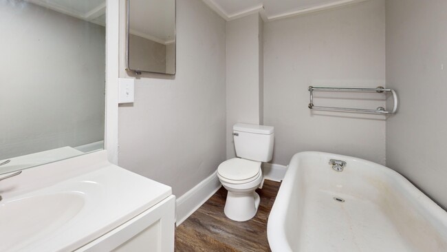 Building Photo - 1072 Wooster Rd W