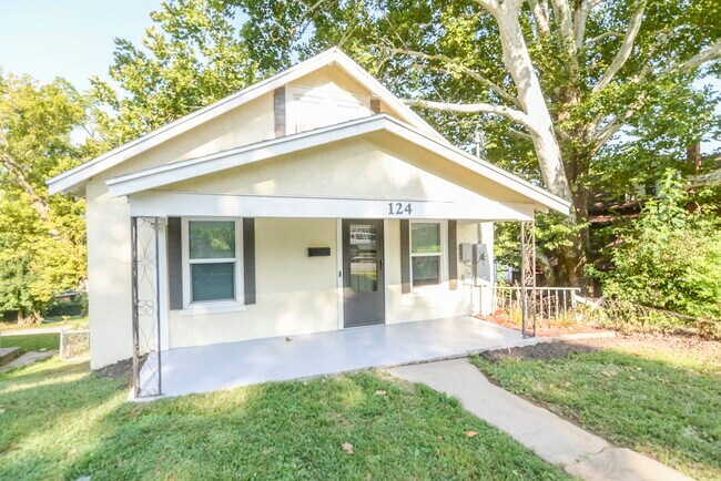 Primary Photo - 124 Riverside Dr