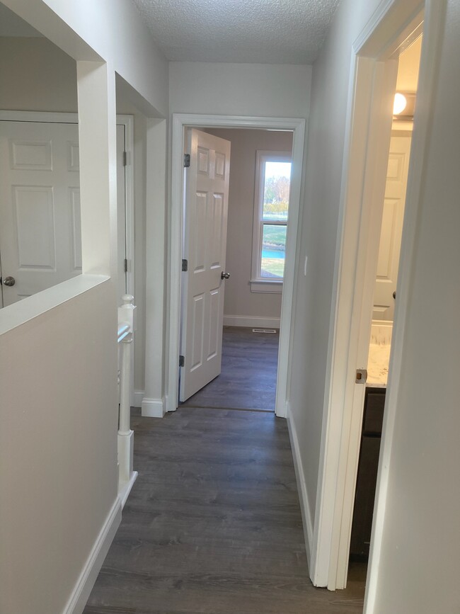 Building Photo - 6 Ram Ct