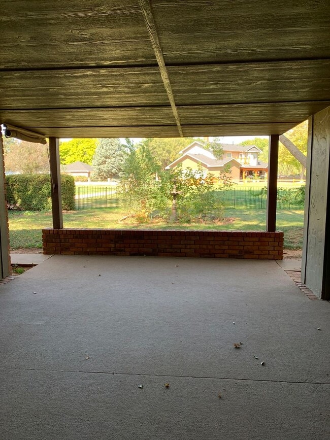 Building Photo - 1800 Colonial Pkwy