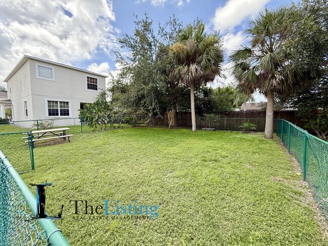 Building Photo - 4052 Alan Dr